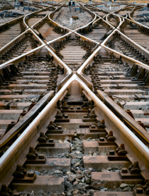 Intersecting rail tracks